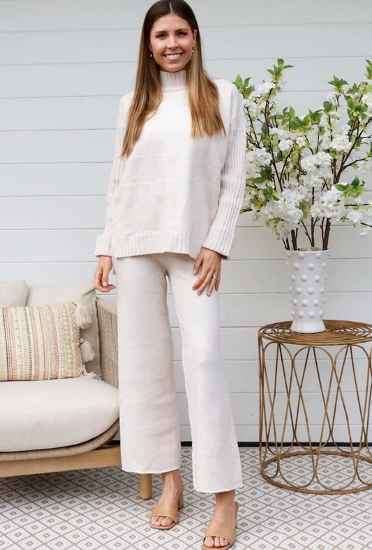 Serene Drift Lounge Set – White